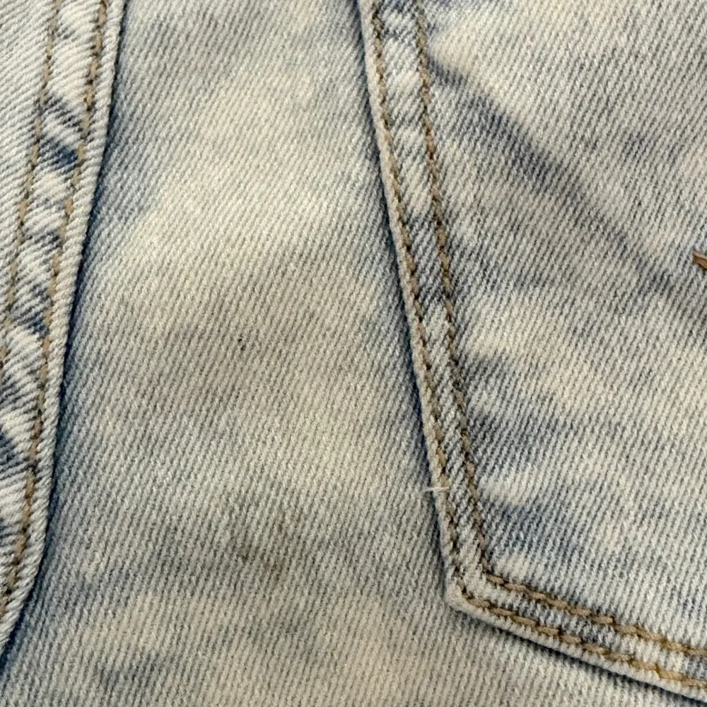 Hudson Girls Light Wash Mid Rise Cut Off Denim Shorts Size 10‎ Adjustable Waist